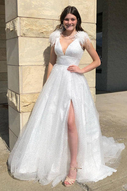 Carolina |A-Linien-Ballkleid aus Tüll mit Pailletten und V-Ausschnitt und Schlitz
