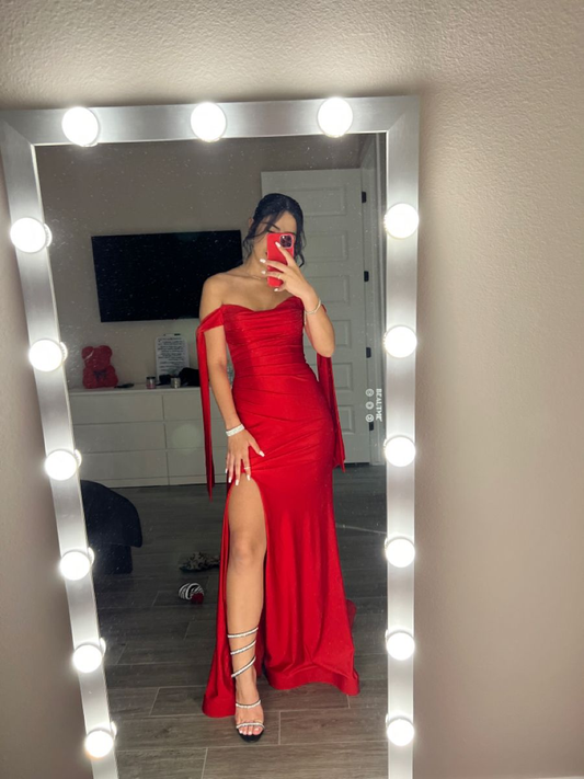 Vestido de noche de sirena rojo con abertura lateral Y5711