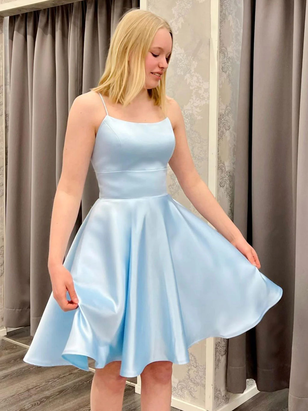Blaues Satin-Heimkehrkleid, 8. Abschlusskleid Y3074