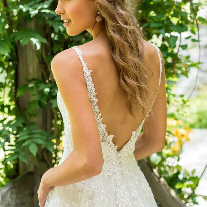 Haute Couture Elegant White Tulle Backless Spaghetti Strap Sweep Train V-Neck Backless A-LINE Embroidery Wedding Dress-payinti