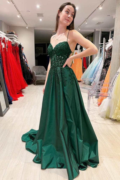Pinkes A-Linien-Ballkleid mit Blumenapplikationen und Schnürung PSK393