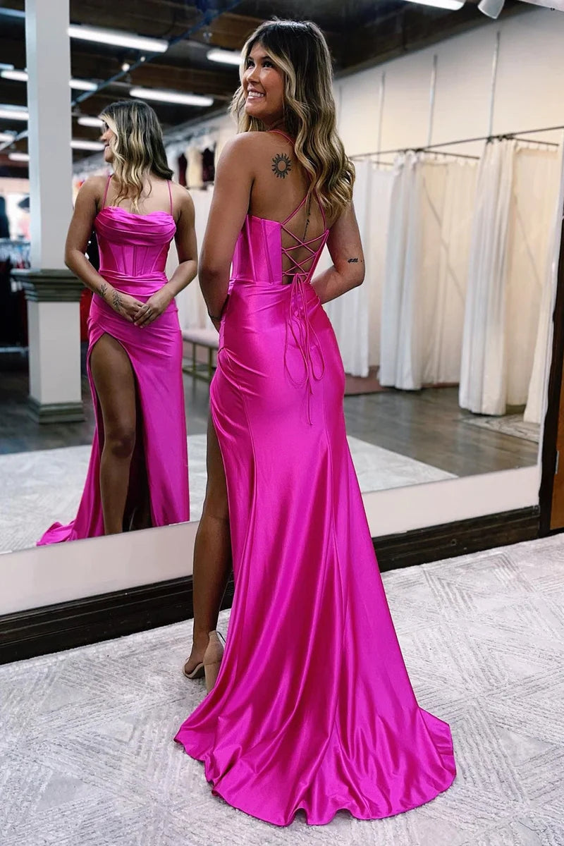 Vestido de fiesta de satén con tirantes finos y corte sirena en rosa intenso con abertura PSK453