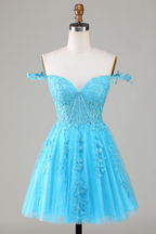 Vestido de fiesta gris corto con tirantes finos, corte A y apliques Y2397