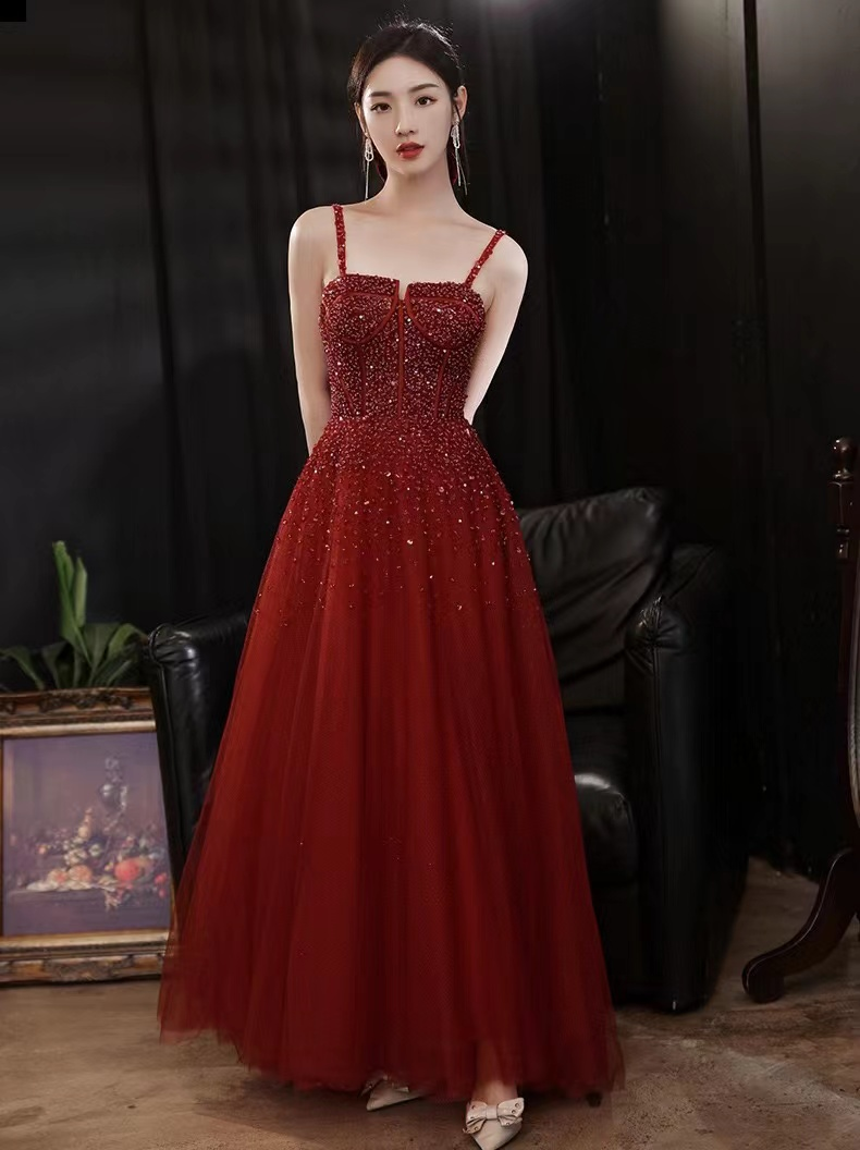 Nuevo y elegante vestido de fiesta rojo sin mangas con tirantes finos y vestido de noche con cuentas pesadas Y816