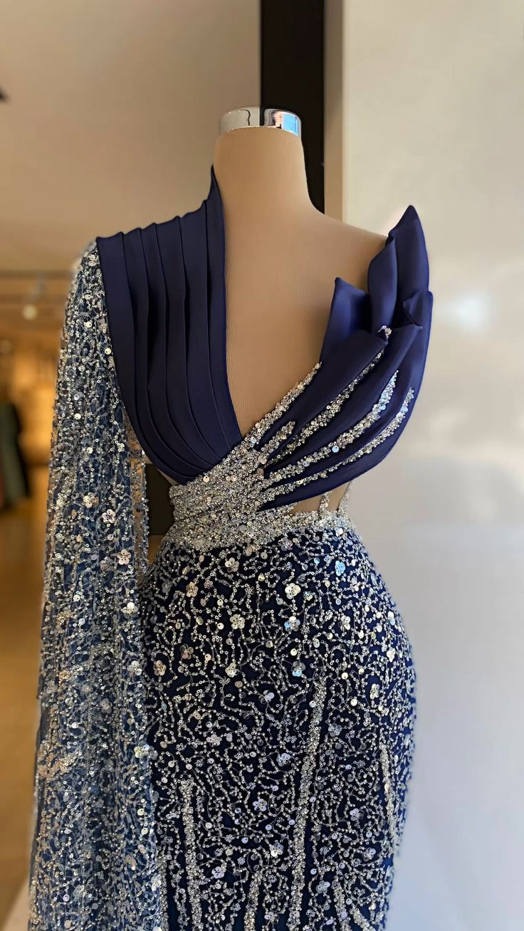 Marineblau One-Shoulder-Abendkleider mit V-Ausschnitt Abendkleider nach Maß Pailletten funkelnde formale Partykleider Y4936
