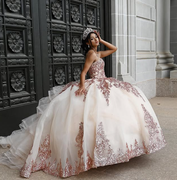 Vestido de quinceañera con escote corazón, estilo princesa, abullonado, color oro rosa, con apliques de cuentas, Y827