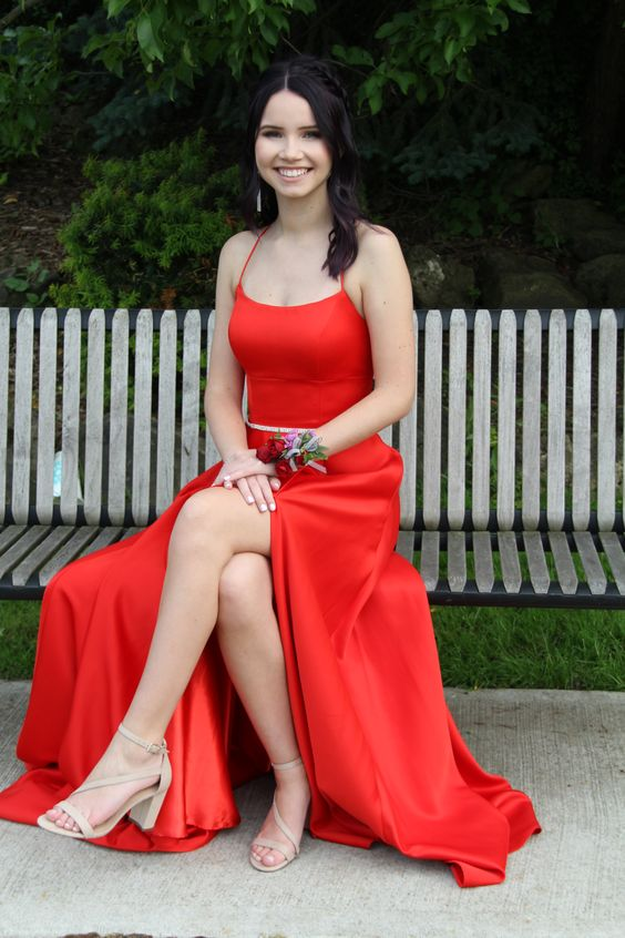 Vestido de fiesta sencillo rojo de corte A con espalda con cordones Y6547