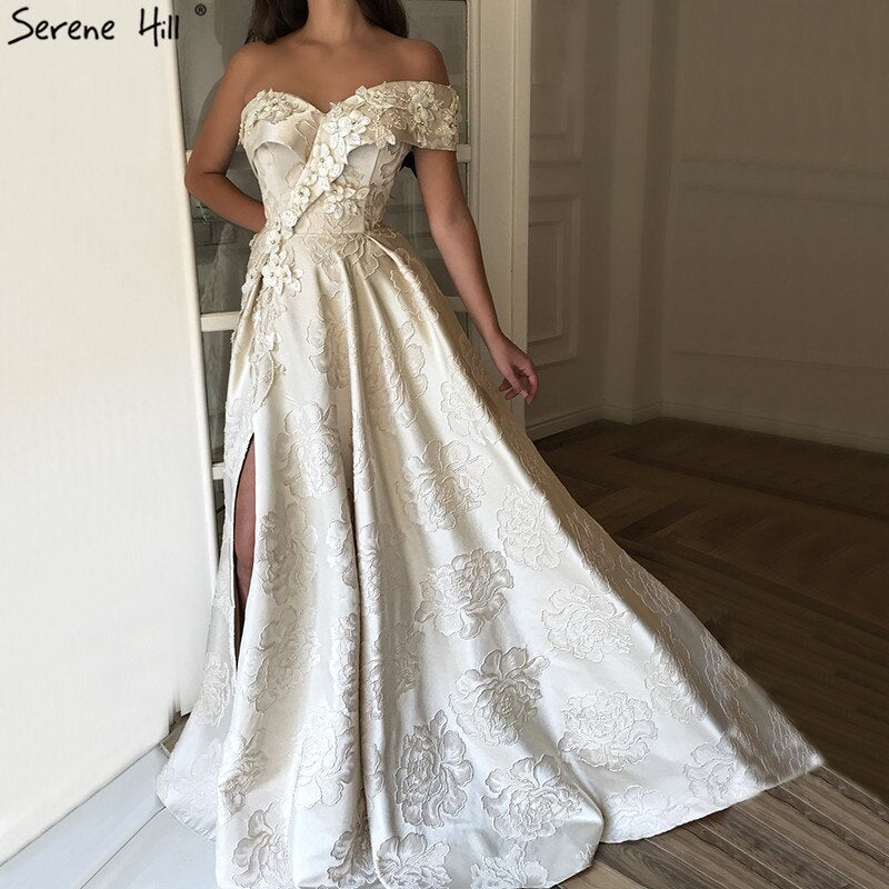 Im Angebot Keine Rückgabe Keine Rückerstattung Verkauf Elfenbein One Shoulder Sexy Abendkleider Lang 2025 Dubai Handgemachte Blumen Diamanten Abendkleid LA60947 