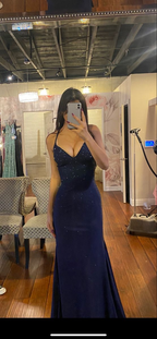 Glänzendes Meerjungfrau-Abendkleid mit V-Ausschnitt, Winter-Ballkleid Y5493