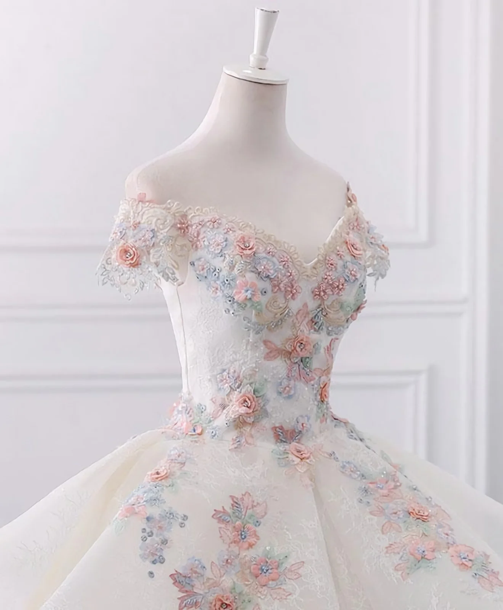 Atemberaubendes schulterfreies Ballkleid mit Blumenmuster und Spitze, Brautkleid Y1145