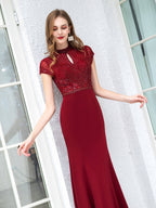 Meerjungfrau/Trompete Max Chiffon Perlenbesetzt Luxuriöse Sexy Formelle Abendkleider Flügelärmel Bodenlange Ballkleider 