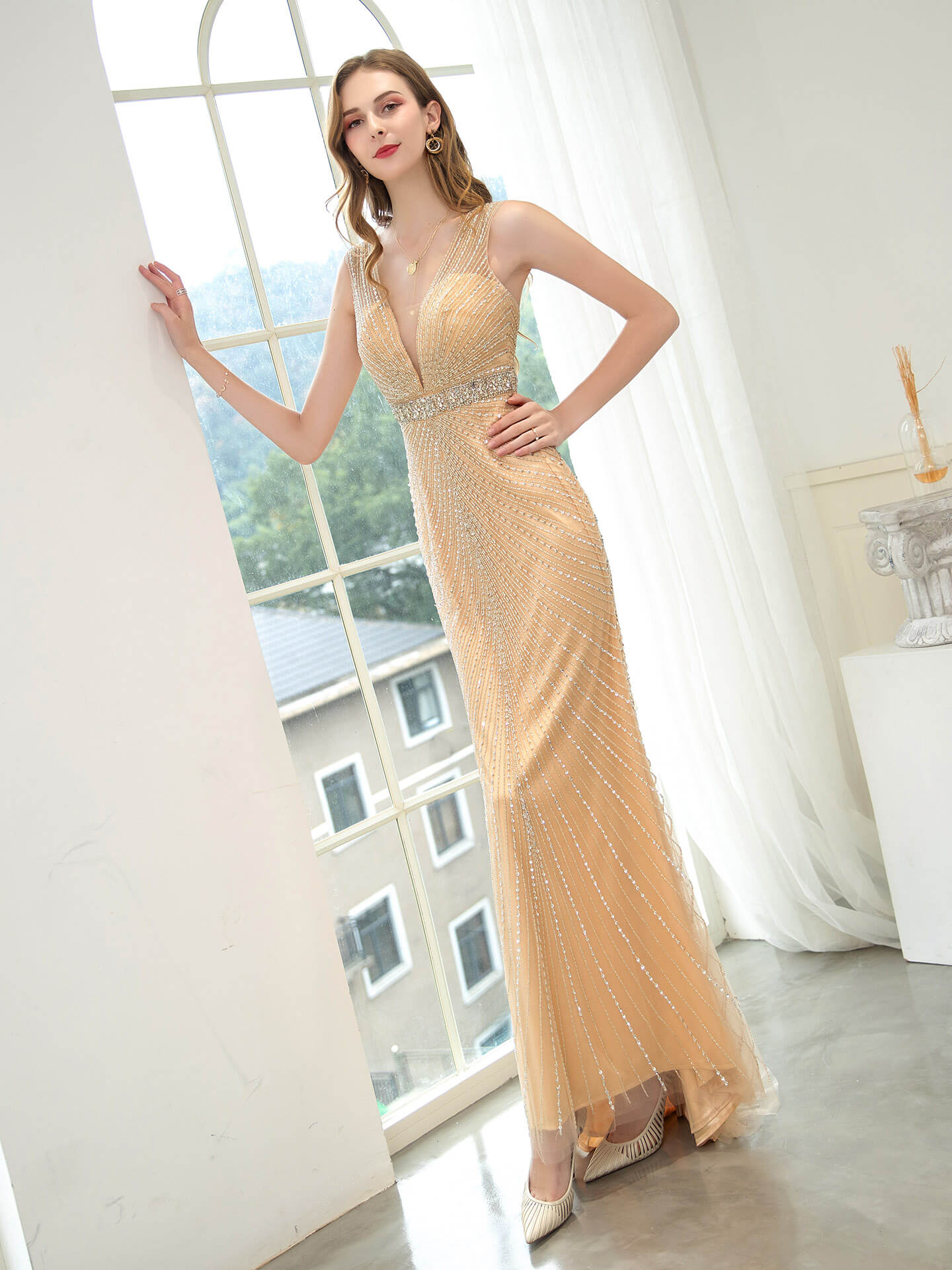 Mermaid / Trumpet V-neck Beaded Luxurious Sexy Formal Evening Dresses Sleeveless Floor Length Prom Dresses