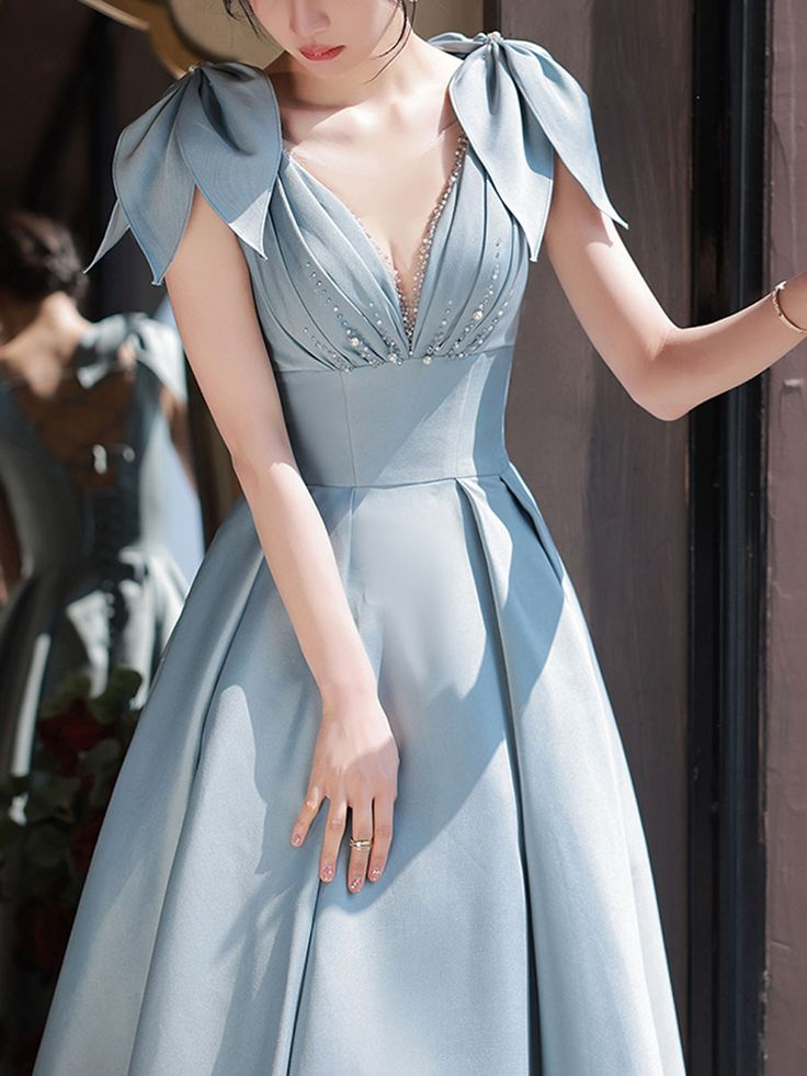 Vestido de fiesta largo de satén con escote en V azul Vestidos de noche de satén azul Y4780