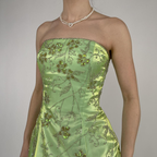 Trägerloses grünes Satin-A-Linien-Ballkleid mit Perlenbesatz Y8412
