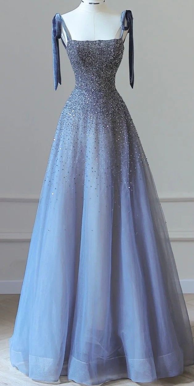 Luxuriöses A-Linien-Ballkleid mit Spaghettiträgern aus blauem Tüll, hübsches Abendkleid Y8040