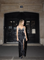 Charmantes schwarzes Satin-Ballkleid mit Perlen und Schlitz, Spaghettiträgern, Etui-Abendkleid Y8229