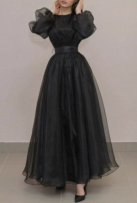 Vestido de noche negro estilo retro con mangas largas y corte en A Y6742