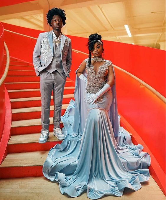 Himmelblaues Samt-Abendkleid mit silbernen Kristallen, luxuriöses Abendkleid Y5764