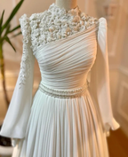 Muslimisches Hochzeitskleid mit langen Ärmeln und Perlen, Chiffon-Applikationen, lange, plissierte Brautkleider Y6727