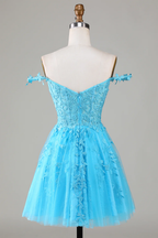 Vestido de fiesta gris corto con tirantes finos, corte A y apliques Y2397