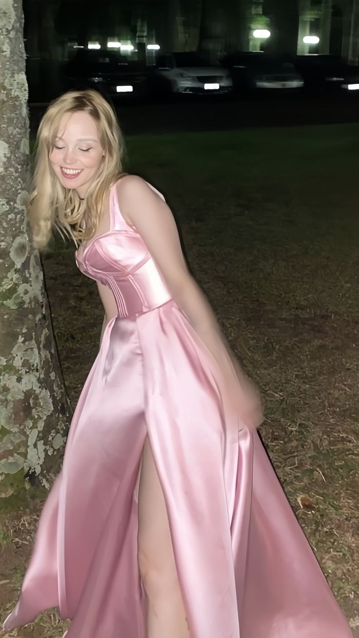 Schlichtes Rosa A-Linie Satin Partykleid Seitenschlitz Ballkleid Abendkleid Y8563