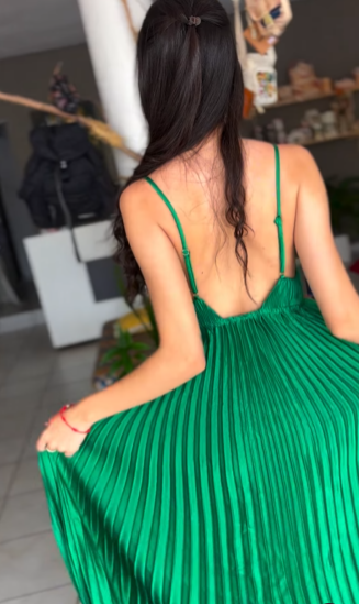 Vestido de fiesta verde con tirantes finos, plisado y escote en V, corte A, Y7958