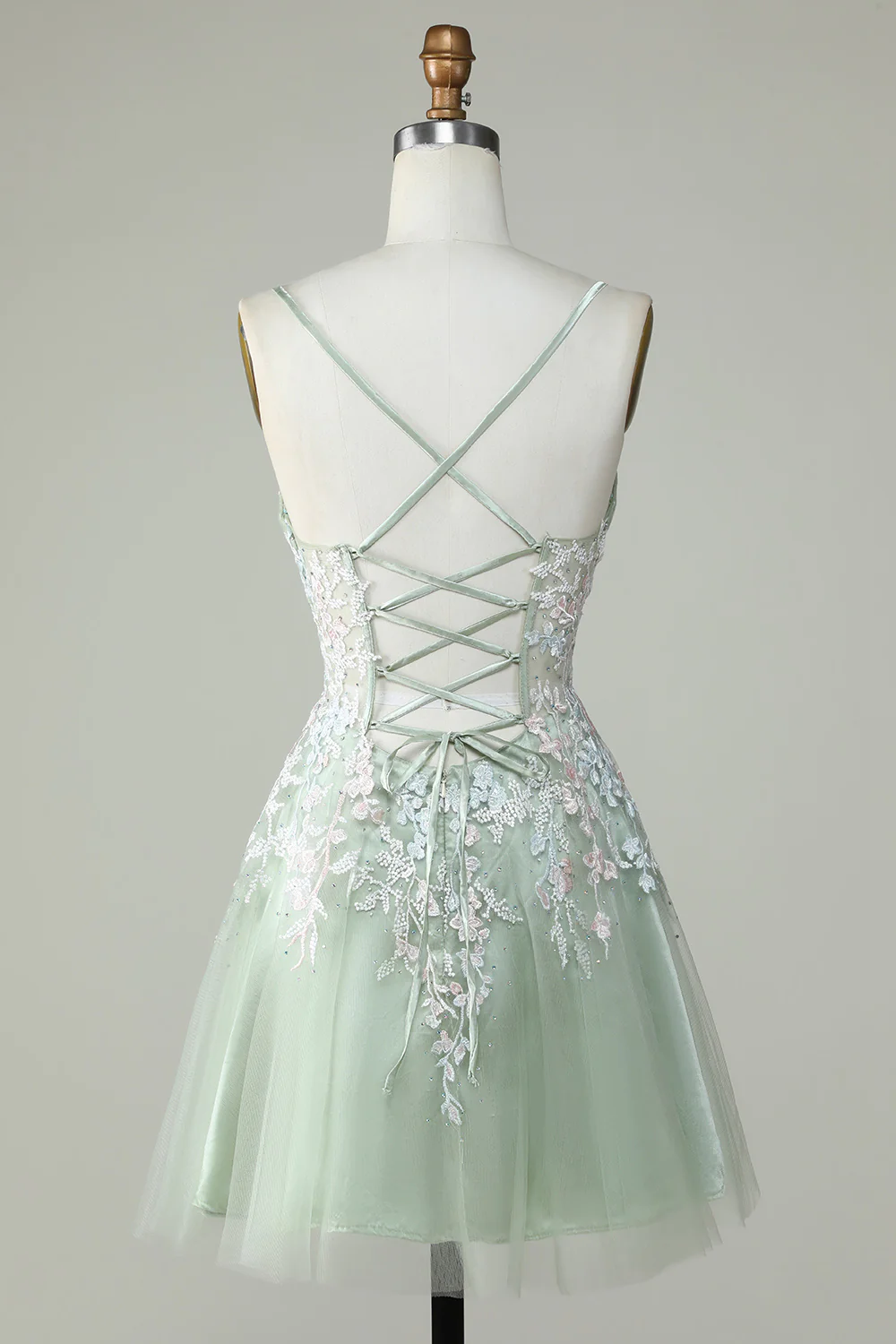 Vestido de fiesta con tirantes finos en color salvia polvoriento y espalda cruzada Y2925