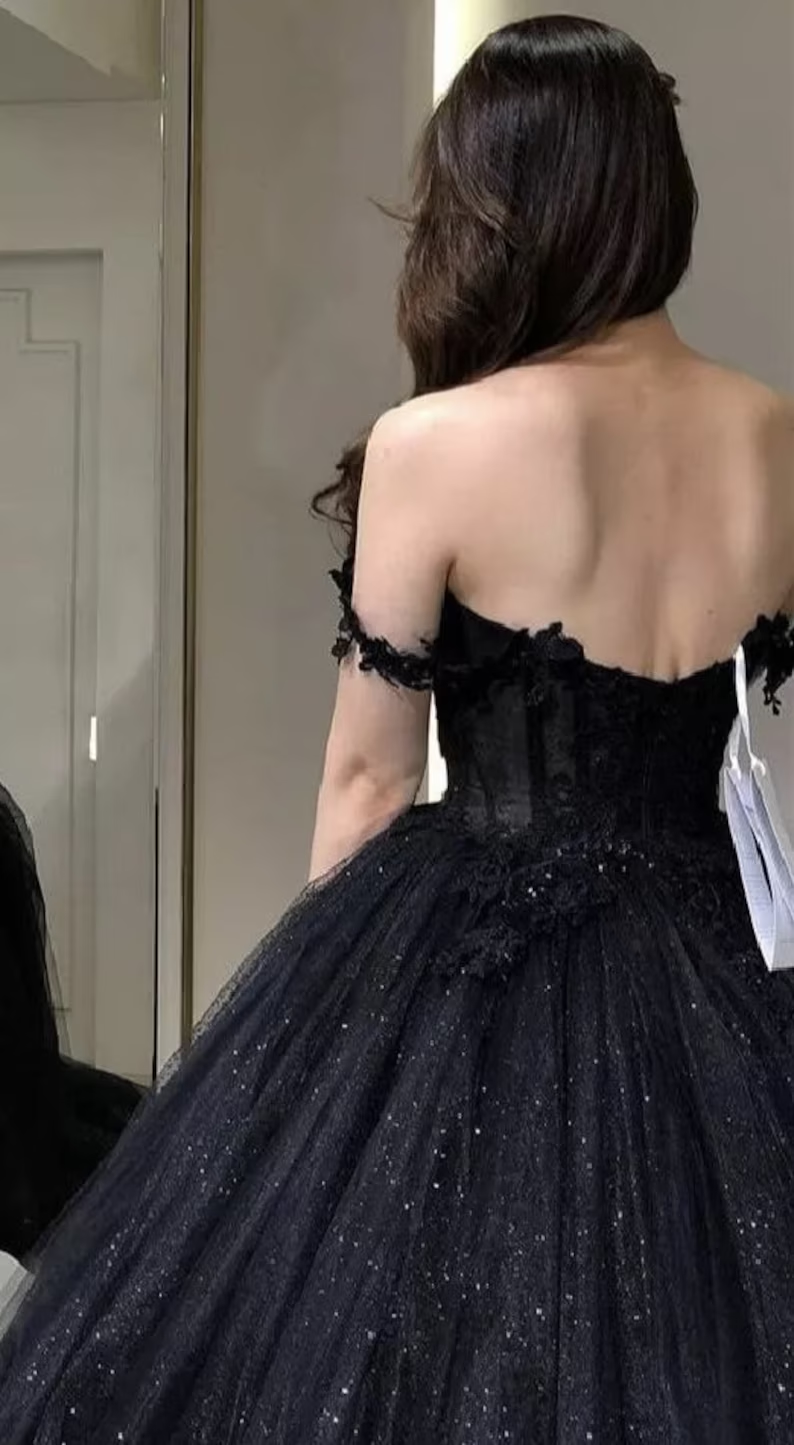 Spitzenapplikation Tüllkleid, Schwarzes Glitzer Brautkleid, 3D Blumen Langes Abendkleid Y1625