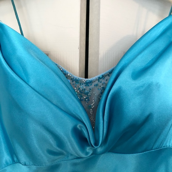 Schlichtes blaues Spaghettiträger-Abendkleid aus Satin im Meerjungfrau-Stil, formelles Ballkleid Y8404