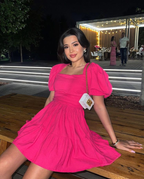 Vestido vintage de fiesta rosa intenso con corte en A y mangas abullonadas Y2680