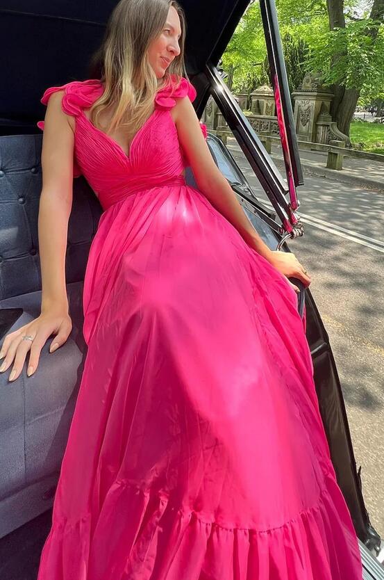 Langes Ballkleid mit Schnürung, V-Ausschnitt, Rüschen und Plissee SYP180