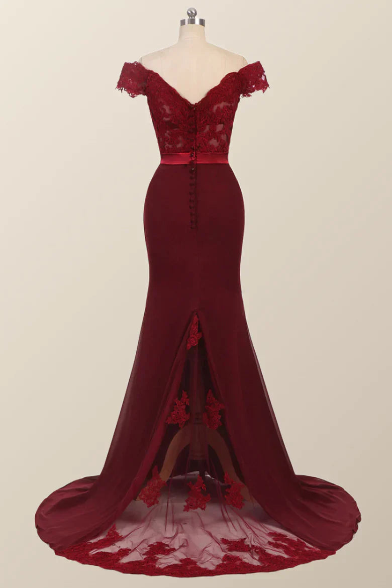 Vestido de dama de honor de encaje burdeos con hombros descubiertos y corte sirena para fiesta 