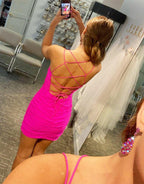 Vestido corto de fiesta rosa intenso con tirantes finos y encaje PD437