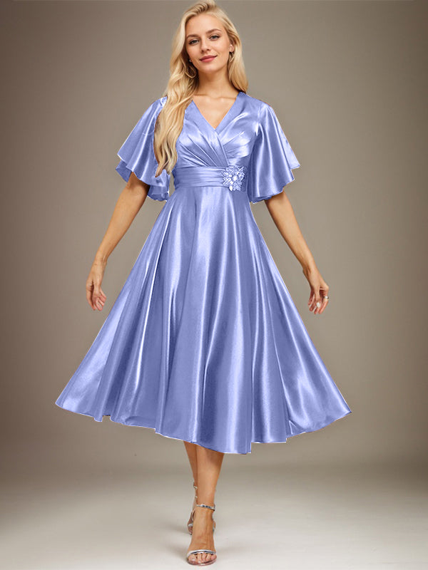 A-Linie V-Ausschnitt Wadenlanges Stretch Satin Kleid für die Brautmutter mit Perlenbesatz Plissee 