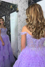 Lavendelfarbenes, schulterfreies Ballkleid mit Herzausschnitt, Spitze und Rüschen, PSK471