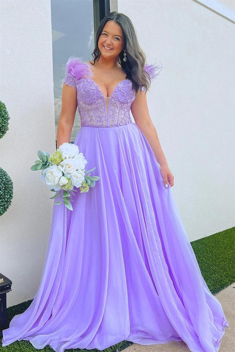 Vestido de fiesta largo color lavanda, corte A, hombros descubiertos, plumas, PSK433