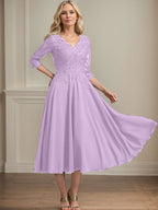 A-Linie V-Ausschnitt Wadenlanges Chiffon-Spitzenkleid für die Brautmutter mit Perlen und Pailletten 