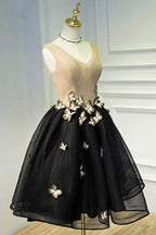Vestido negro corto de fiesta con escote en V y mariposa, PD397