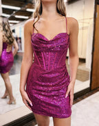 Luxuriöses kurzes, säulenförmiges, Spaghettiträger-Kleid mit Herzausschnitt, ärmellos, Pailletten, Satin, offenem Rücken