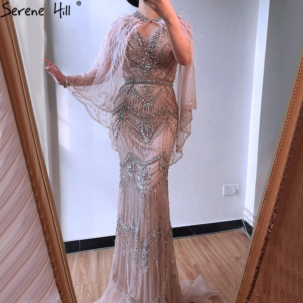 Vestido de noche de sirena de lujo color piel con escote en V, sin mangas, con chal y plumas, vestido formal sexy LA70171 