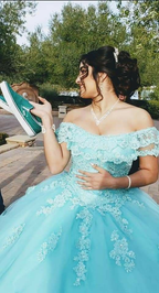 Vestido de princesa de tul con encaje y hombros descubiertos Y3087