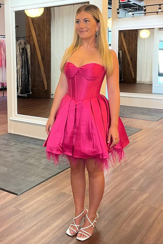 Hanna | Kurzes A-Linien-Ballkleid mit Herzausschnitt und Federn in Neonpink