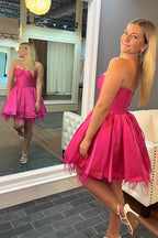 Hanna | Kurzes A-Linien-Ballkleid mit Herzausschnitt und Federn in Neonpink