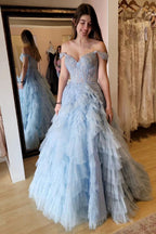 Oaklyn | Vestido de fiesta largo con volantes, hombros descubiertos y apliques azul claro