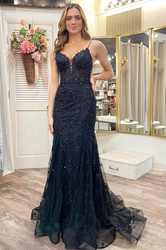 Schwarzes Ballkleid mit tiefem Ausschnitt und Schnürung und Applikationen