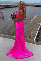 Vestido ajustado de sirena con aberturas y mangas onduladas en color violeta