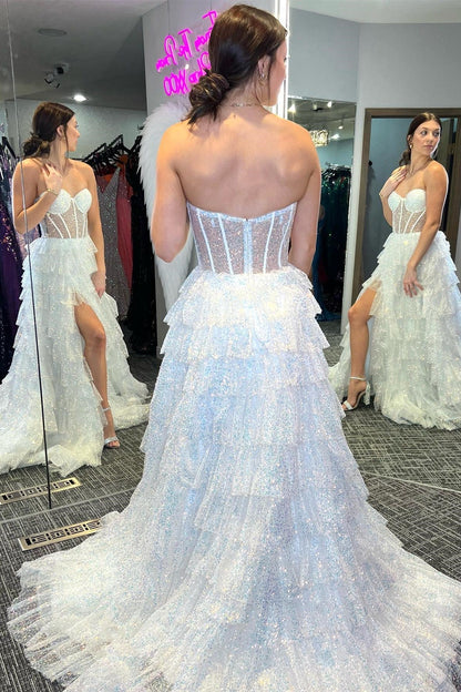 Eleanor | Langes Ballkleid mit Stufen, Korsett und Rüschen aus Glitzertüll und Schlitz