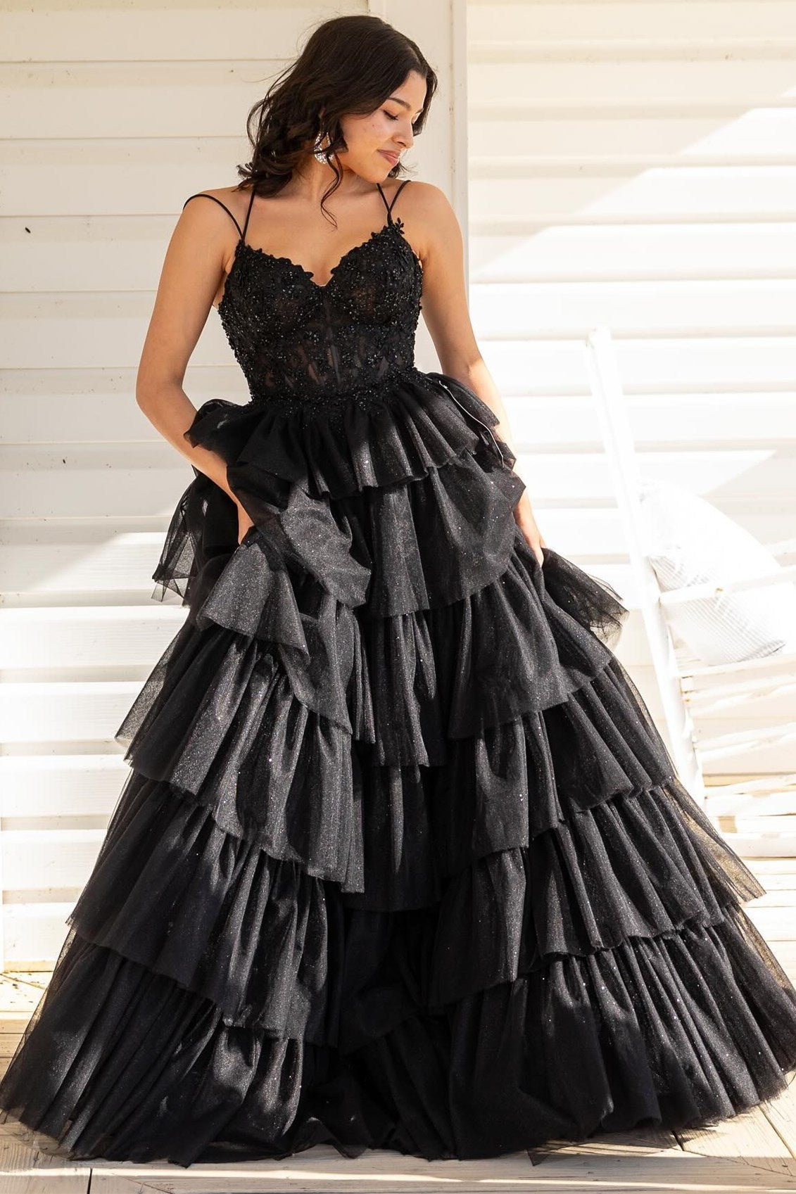 Vestido de fiesta largo con corsé, apliques de volantes escalonados y tirantes finos