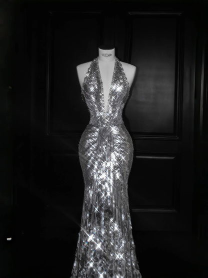 Funkelndes silbernes tiefes V-Ausschnitt Neckholder Pailletten Perlen rückenfreies Abendkleid Meerjungfrau Ballkleid Y8687