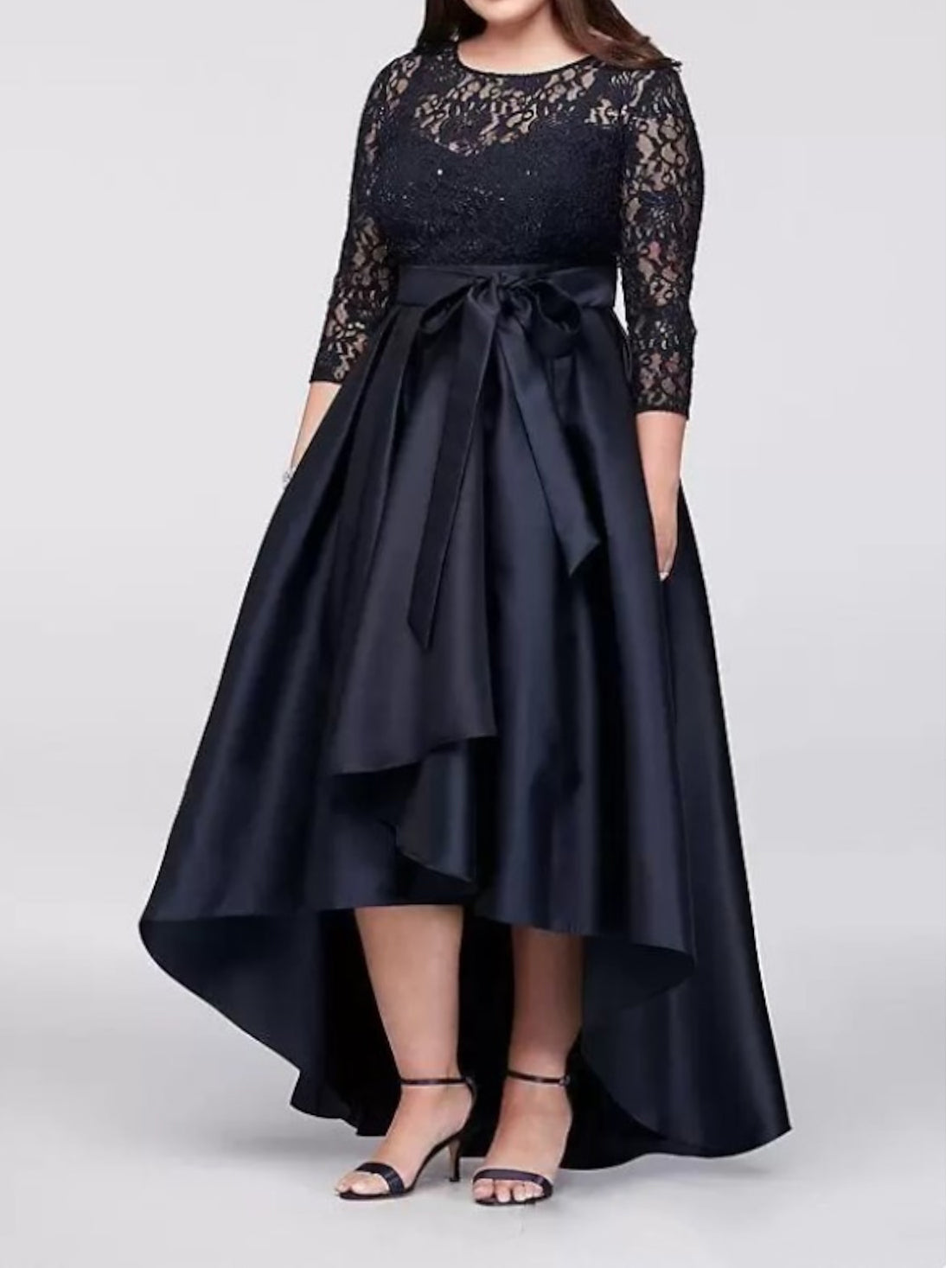 Vestidos de madre de la novia de corte A/princesa con apliques y cinturón